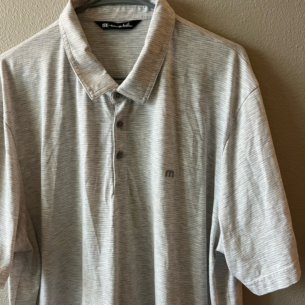 Travis Mathew Polo Shirt Light Gray Striped Lightweight Golf Mens 2XL XXL EUC - Picture 4 of 5